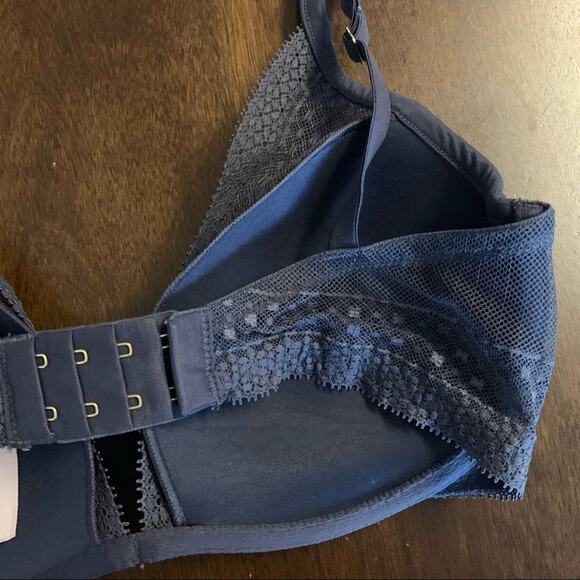 Victoria’s Secret Incredible by VS Plunge Bra 32DD - Picture 5 of 5